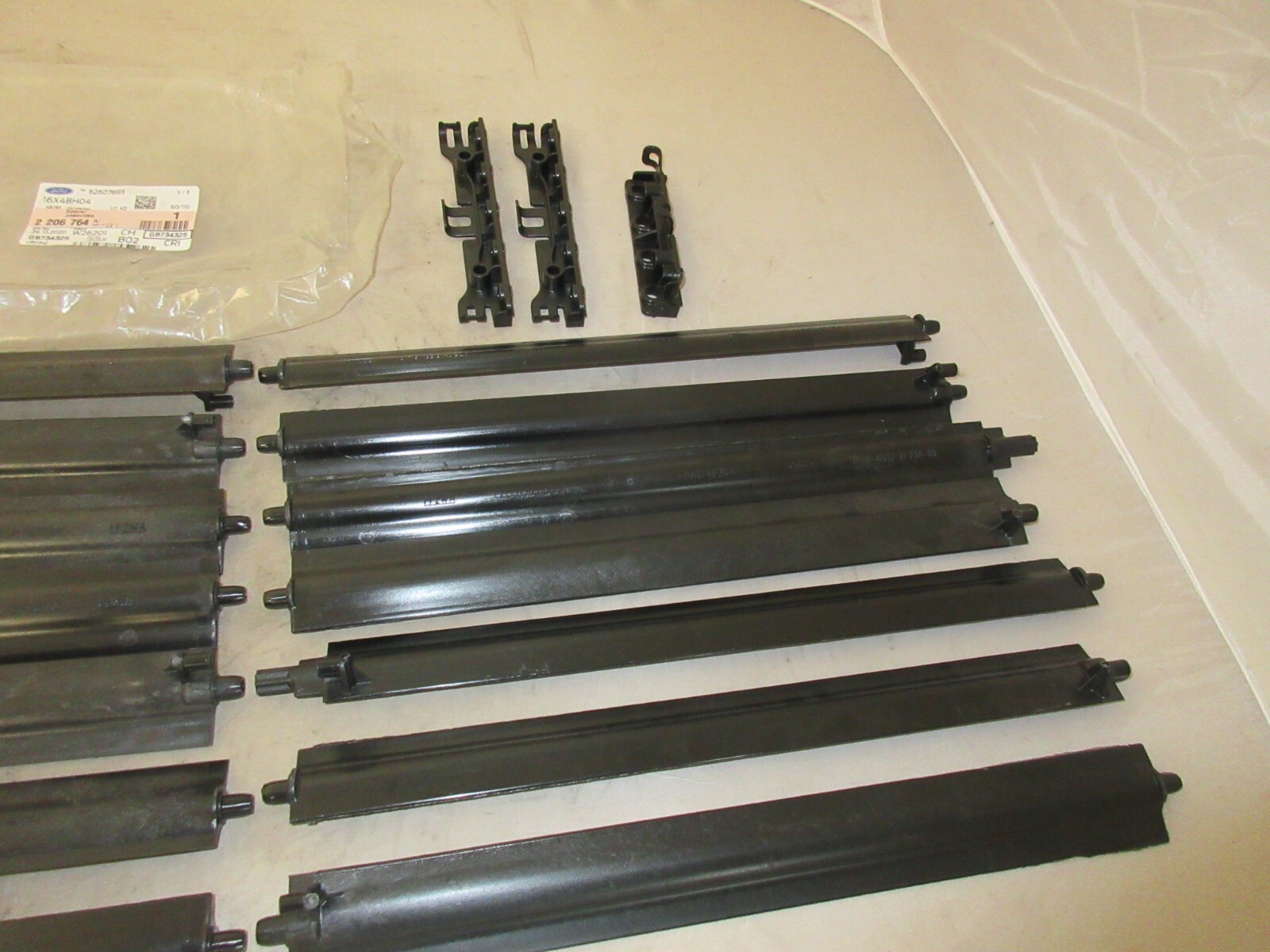 GENUINE FORD FOCUS 2018-2022 FRONT AIR DEFLECTOR KIT 2206764 Read  