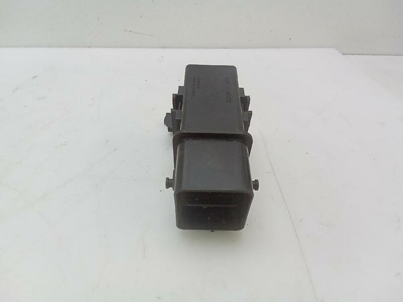 368302a701 glow plug relay for KIA SPORTAGE (QL)(2016>) 1.7 2015