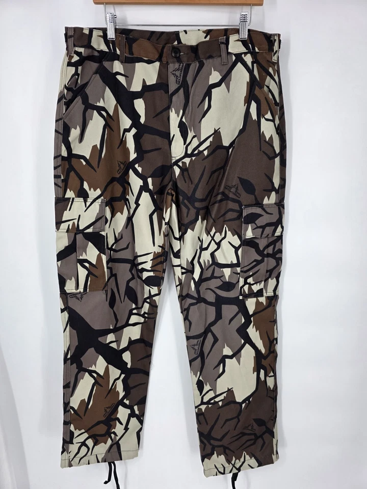 NEW Predator Pants Mens Sz L Canvas Camo Cargo Fall Winter Hunting Utility  - Image 2 of 4