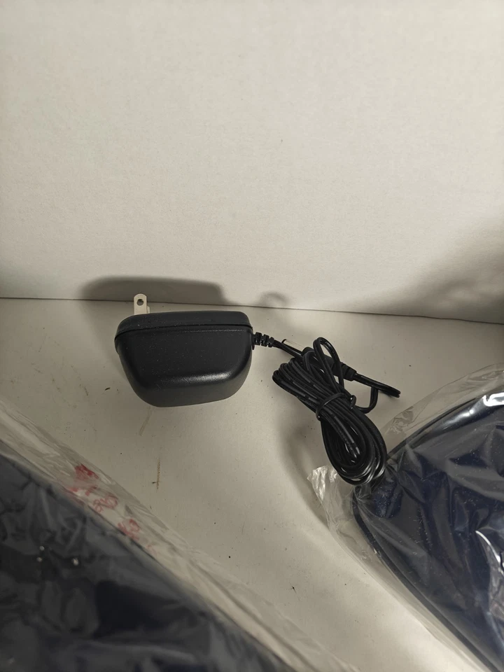 ORECK XL Cord Free model QS110L Brand New Never Used  - Image 3 of 4