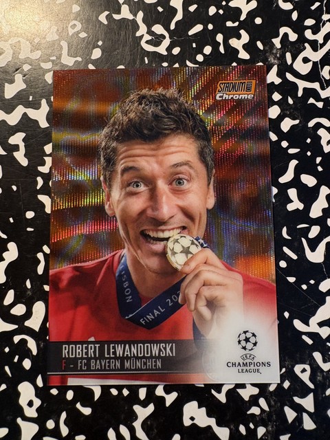 2020-21 Stadium Club Chrome Orange/Yellow Electric WAVE ROBERT LEWANDOWSKI