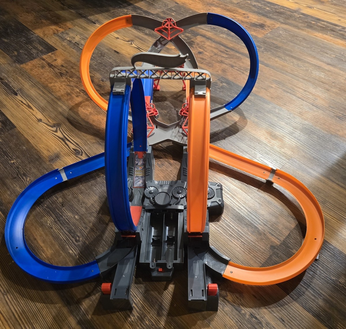 2012 DISCONTINUED Hot Wheels Mega Loop Mayhem Track Set- RARE FIND
