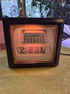 Vintage Mid Century Tymeter TV Flip Clock Pennwood Numechron 1961 W/ Calendar