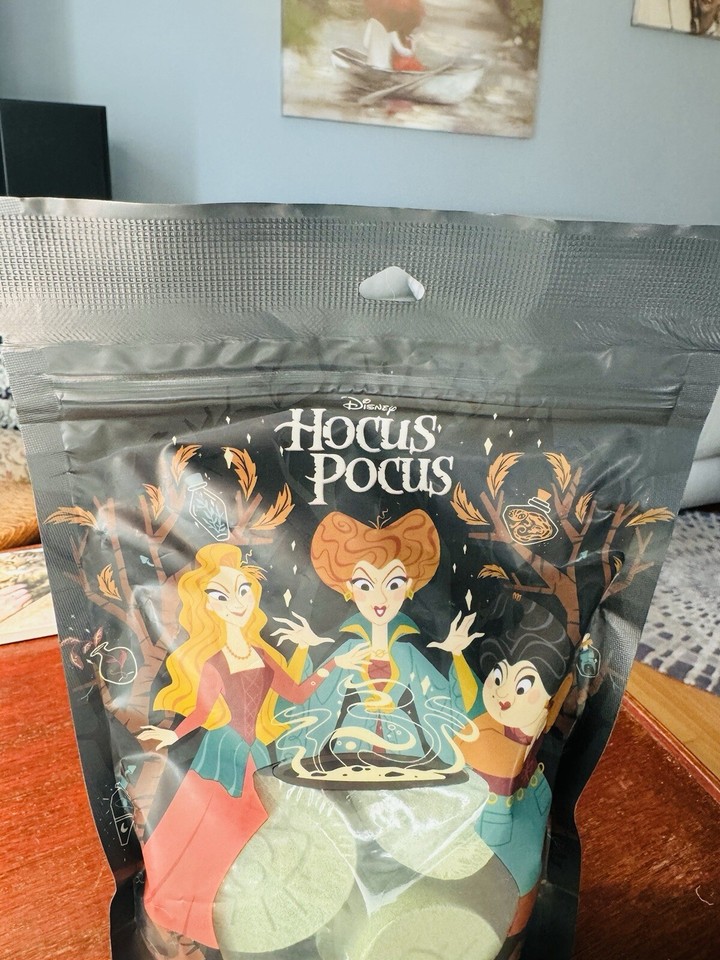 NEW!Disney Halloween HOCUS POCUS 7 Piece Bath Fizzies Witches Brew