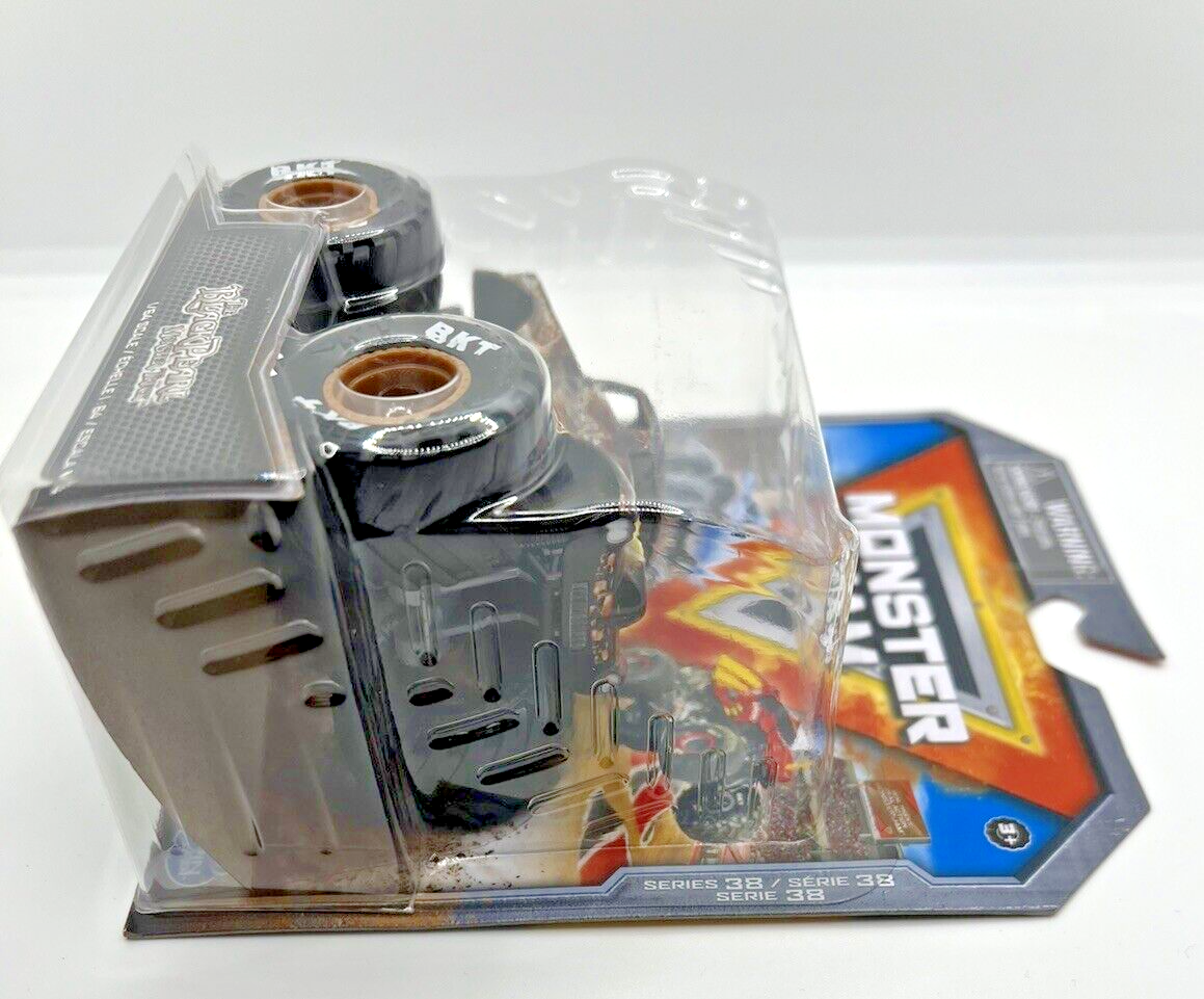 Monster Jam Series 38 The Black Pearl Monster Truck! - NEW | eBay