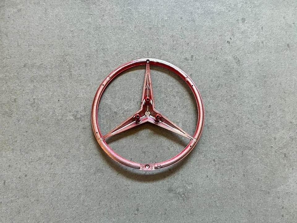 Mercedes-Benz SL-Class R129 efeito fibra de carbono vermelho emblema estrela porta-malas fabricante de equipamento original W163 - Imagem 4 de 4