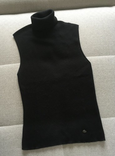 CHANEL BLACK TURTLENECK SEAMLESS TOP 