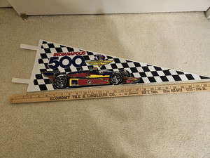 VINTAGE INDIANAPOLIS 500 SOUVENIR PENNANT 25" (KEPT IN CASE 30 YEARS) VERY FRESH