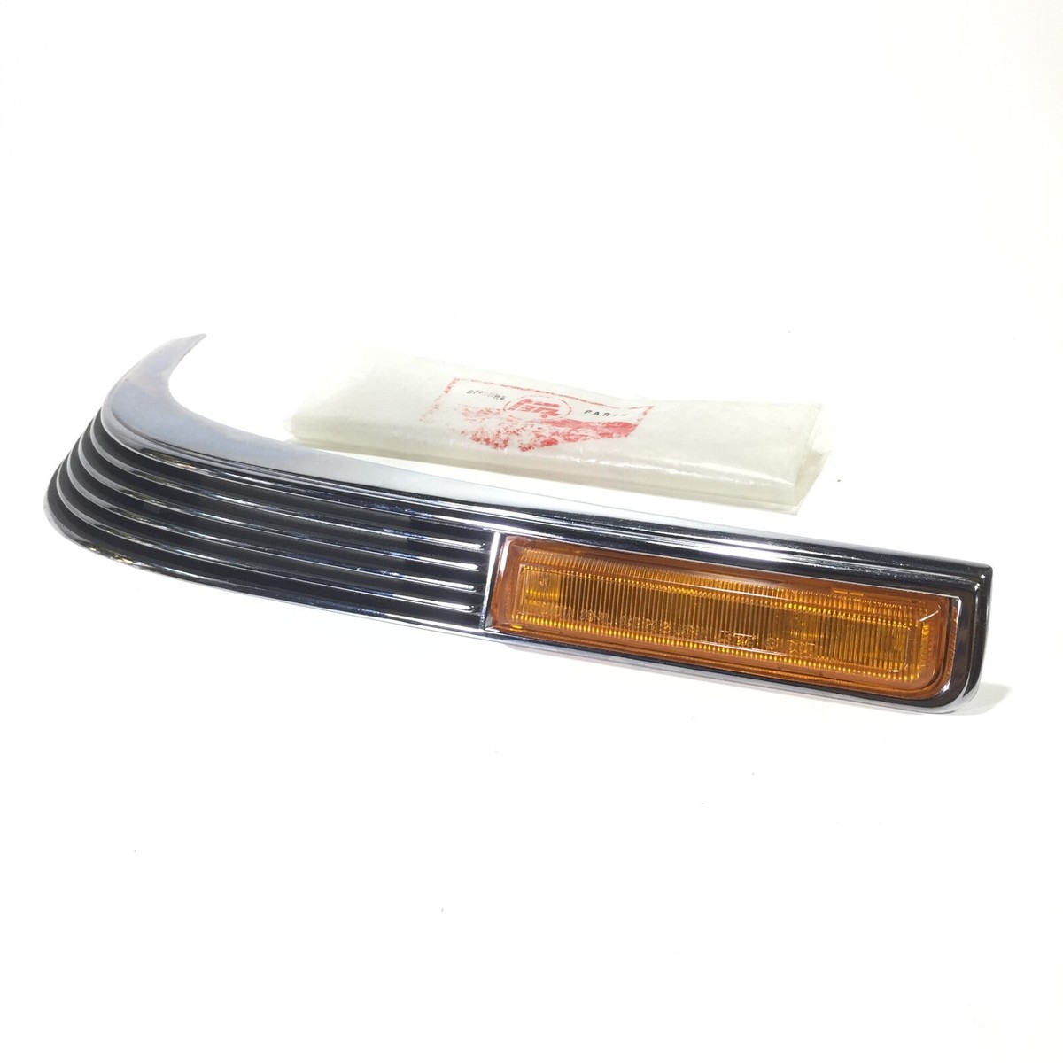 Toyota CROWN MS65 RS65 1970 1974 Moulding Turn Signal LH Genuine