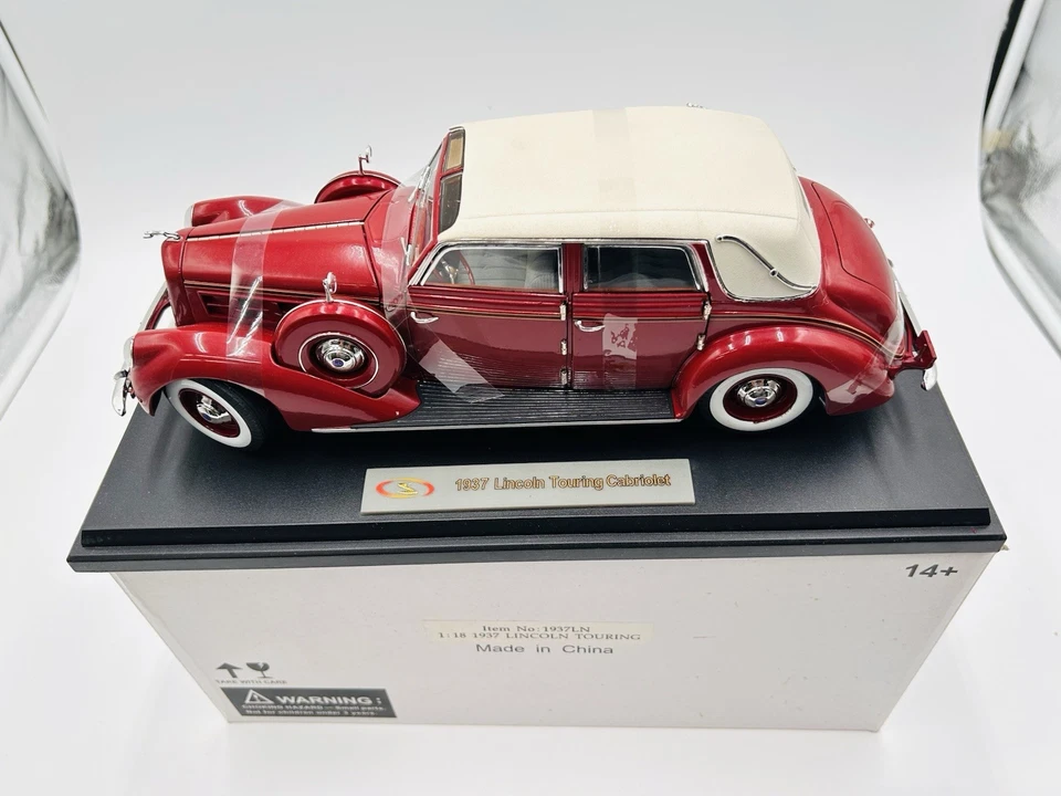 Signature 1/18 1937 Lincoln K  Touring Cabriolet Burgundy, Stately Model NOS - Image 2 of 4