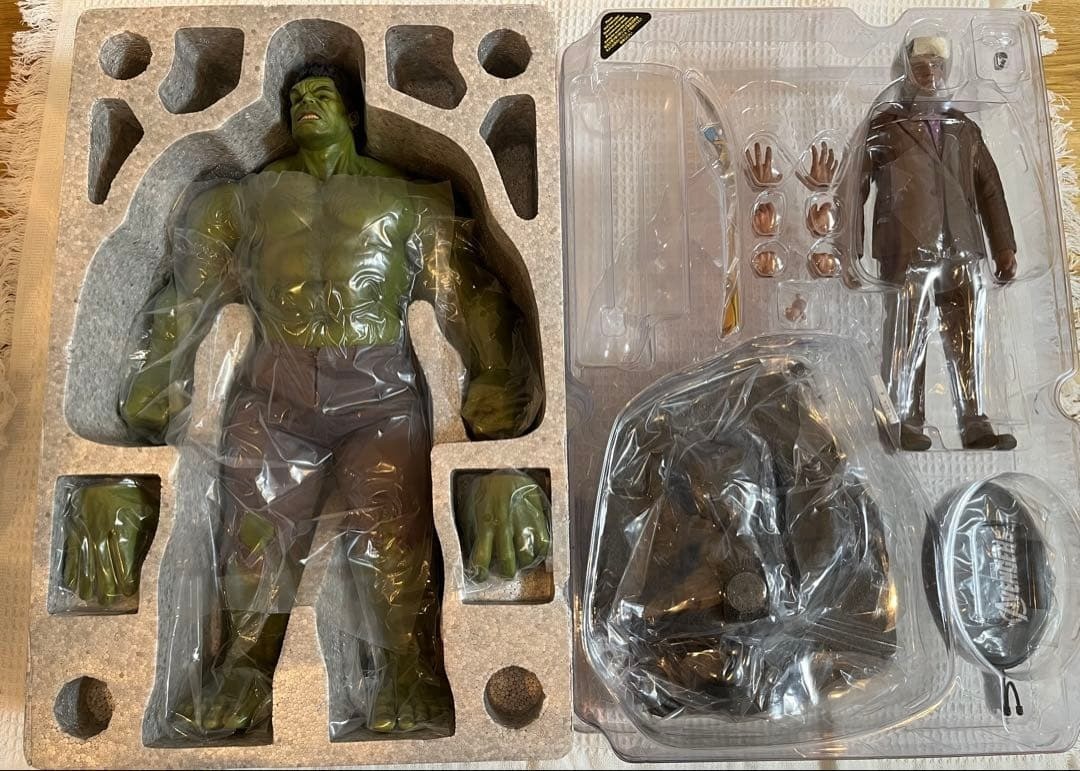 Hot Toys Movie Masterpiece The Avengers Bruce Banner & Hulk Set