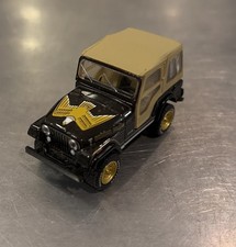 GreenLight 1:64 1977 Jeep CJ-5 Golden Eagle Black Tan Top Diecast Loose