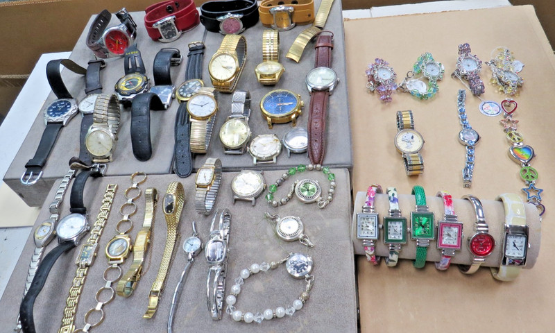 LOT VINTAGE WATCHES Vintage & Modern, Men's Lady's Some Working