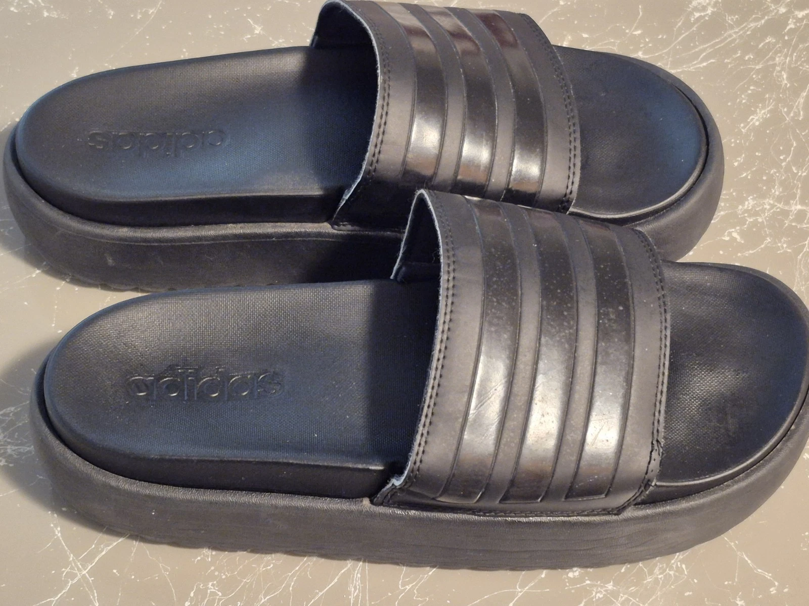 Adidas Adilette sandalo platform HQ6179 nero donna taglia 9