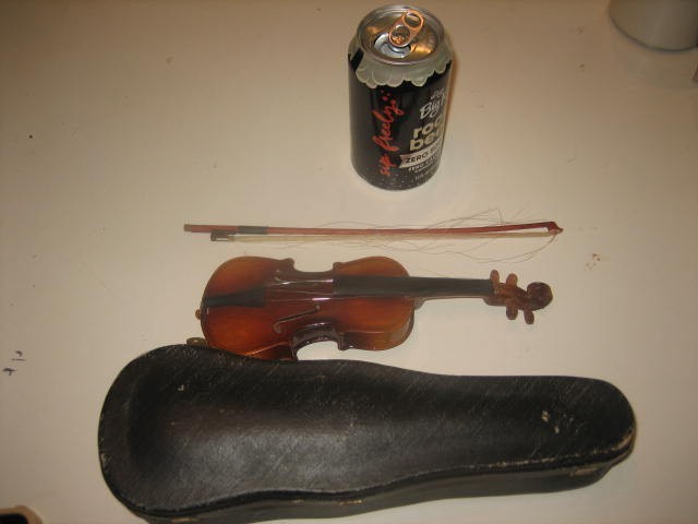 VINTAGE MINATURE VIOLIN IN CASE WITH BOW 8 INCHES
