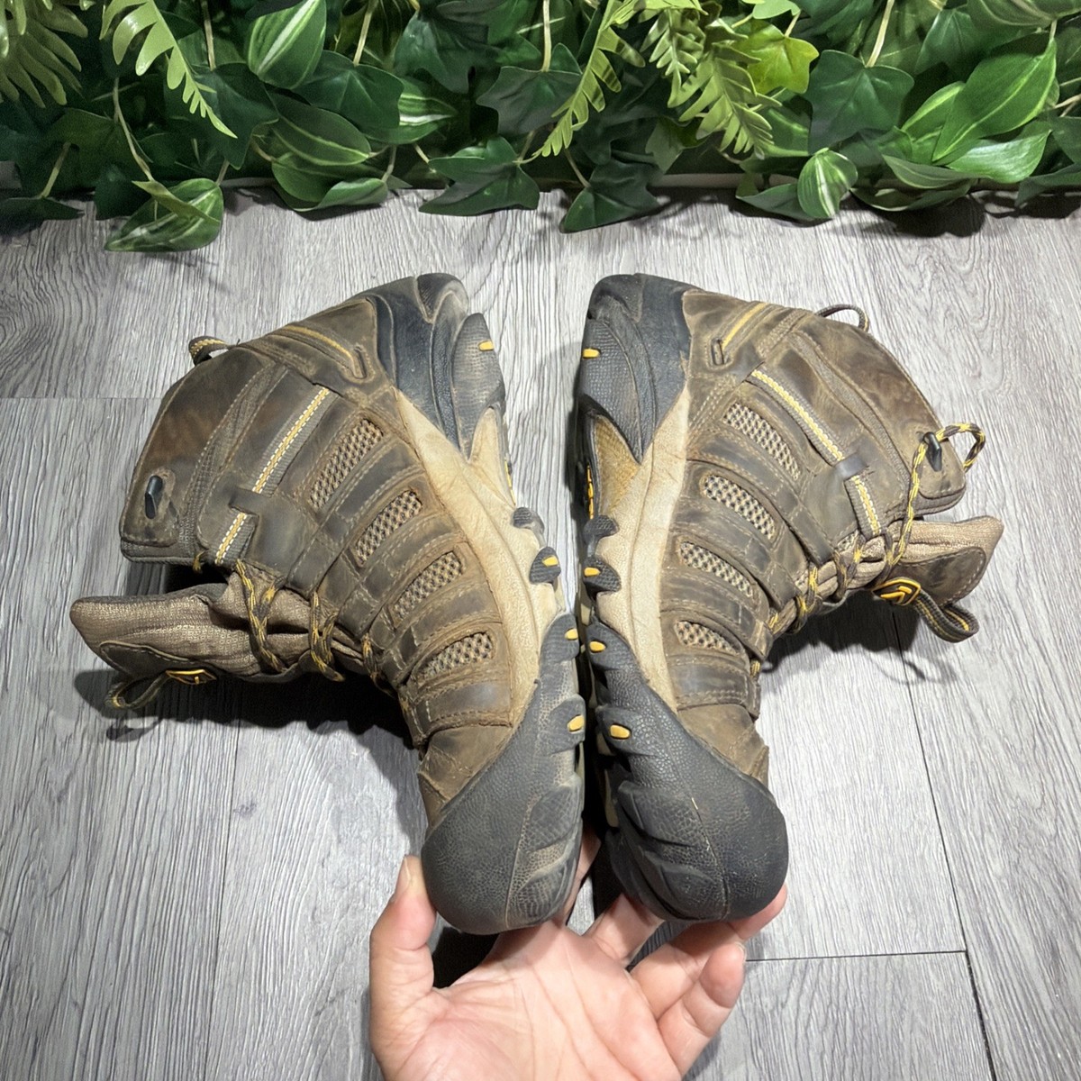 KEEN Mens Voyageur Mid Brown Olive Hiking Boots Size 11 KEEN Men main image 3