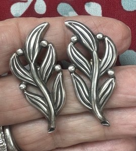 SIGNED 950 STERLING SILVER EARRINGS HILARIO LOPEZ MARGOT de TAXCO LEAF DESIGN