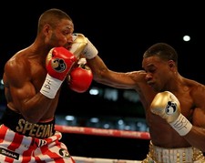 KELL BROOK VS ERROL SPENCE JR 8X10 PHOTO BOXING PICTURE ACTION