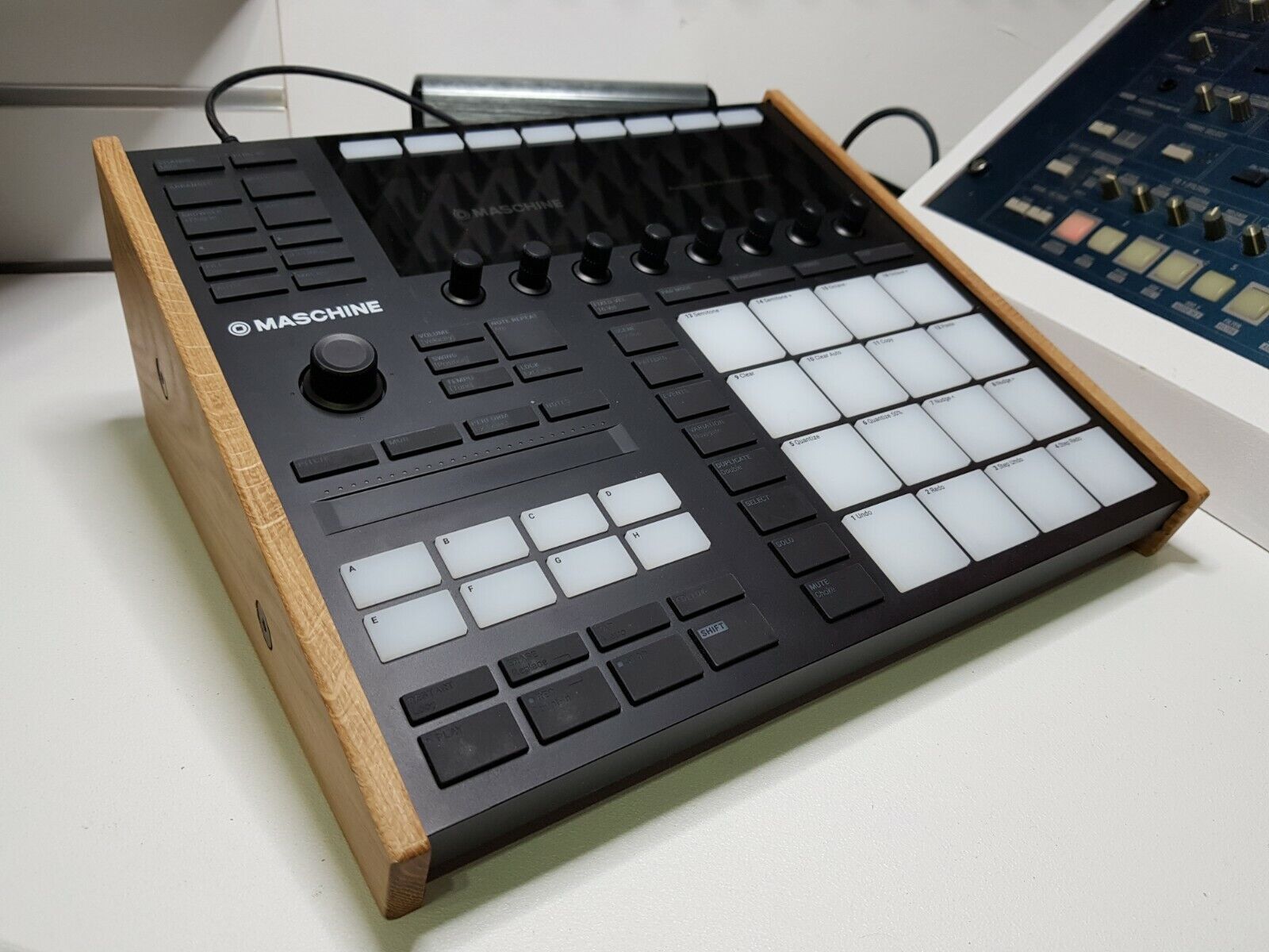 Native Instruments Maschine MkIII MK3 Oak Stand from Synths And Wood