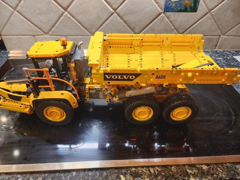 LEGO Technic 42114 6x6 Volvo Articulated Hauler Battery Powered 2193pcs 2020