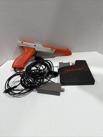 NES Nintendo Zapper Gun, RF Switch, Bases Loaded Game