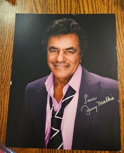 Johnny Mathis SIGNED 8X10 PHOTO Singing Legend Recently Retired 