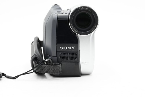 Sony DCR-HC26 Handycam Digital MiniDV Video Camera Camcorder *Parts/Repair #620 - Picture 2 of 7