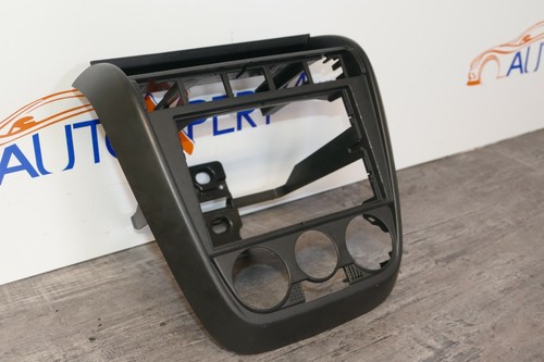 VW Fox Einbaurahmen Radio und Klima Blenden Mittelkonsole vorne 5Z0858061A