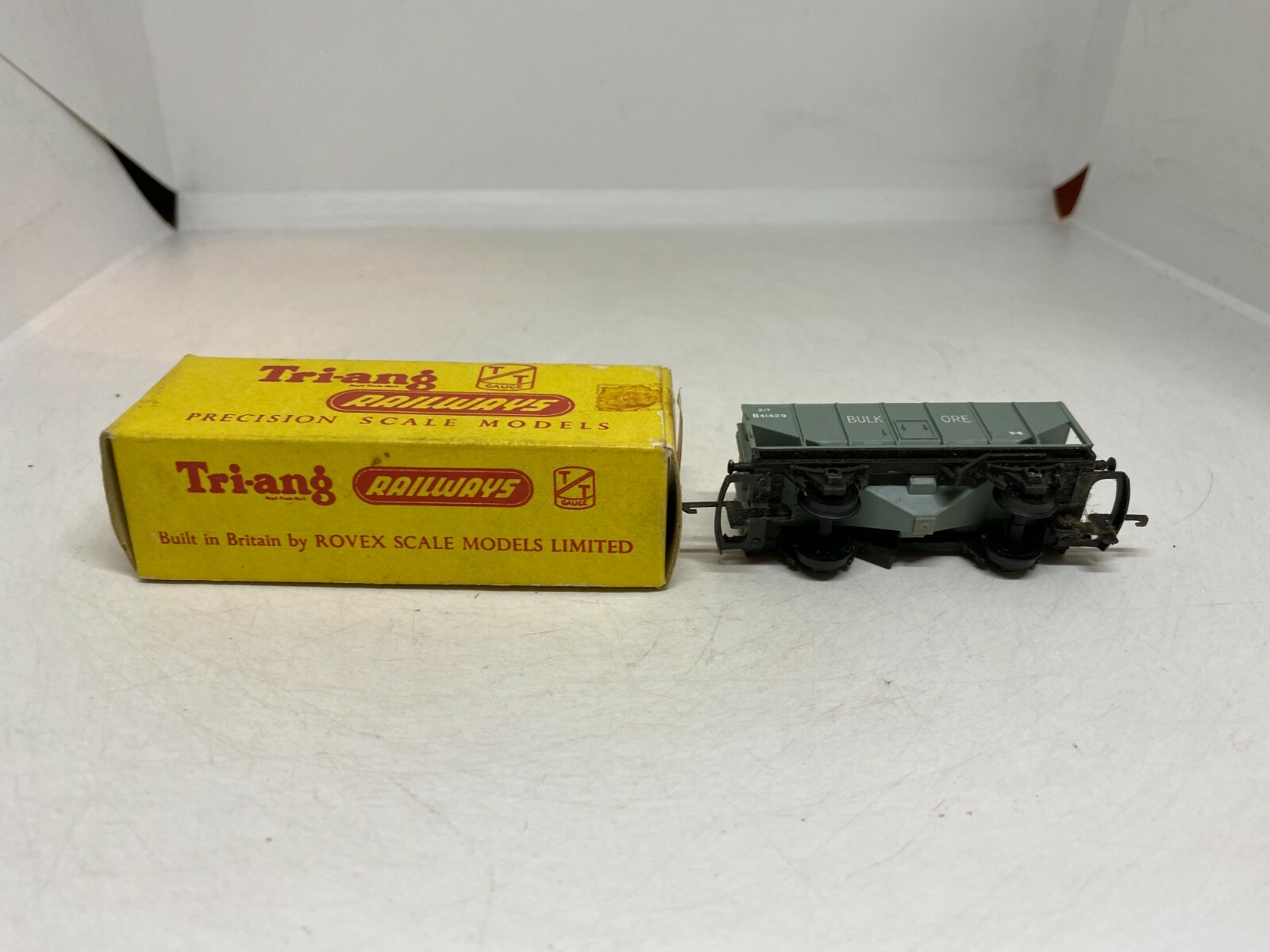 Triang TT Gauge Railways T271 Ore Wagon with Bauxite Load Boxed eBay