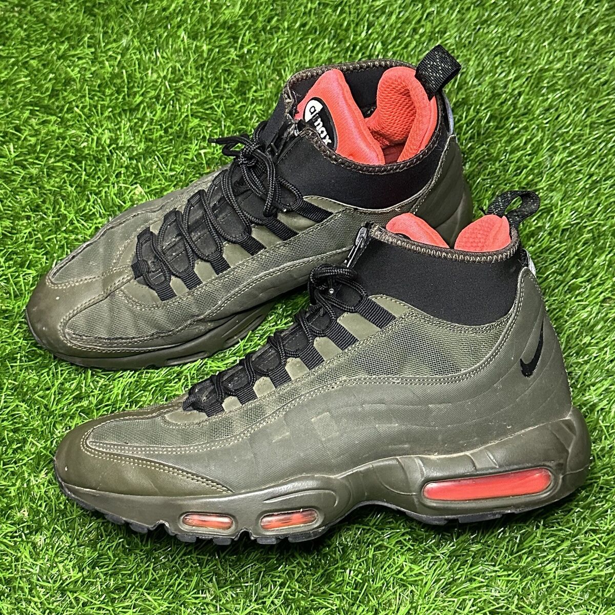 Size 10.5 Nike Air Max 95 SneakerBoot Dark Loden Cargo Khaki Size 10.5 Nike Air Max 95 SneakerBoot Dark Loden Cargo Khaki
