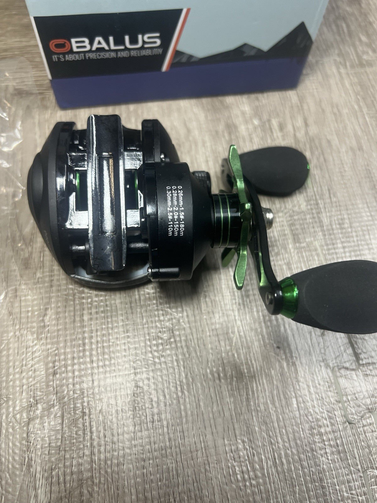 NEW Balus Baitcaster Carbonlite BR BS2000 Green Obalus Reel 
