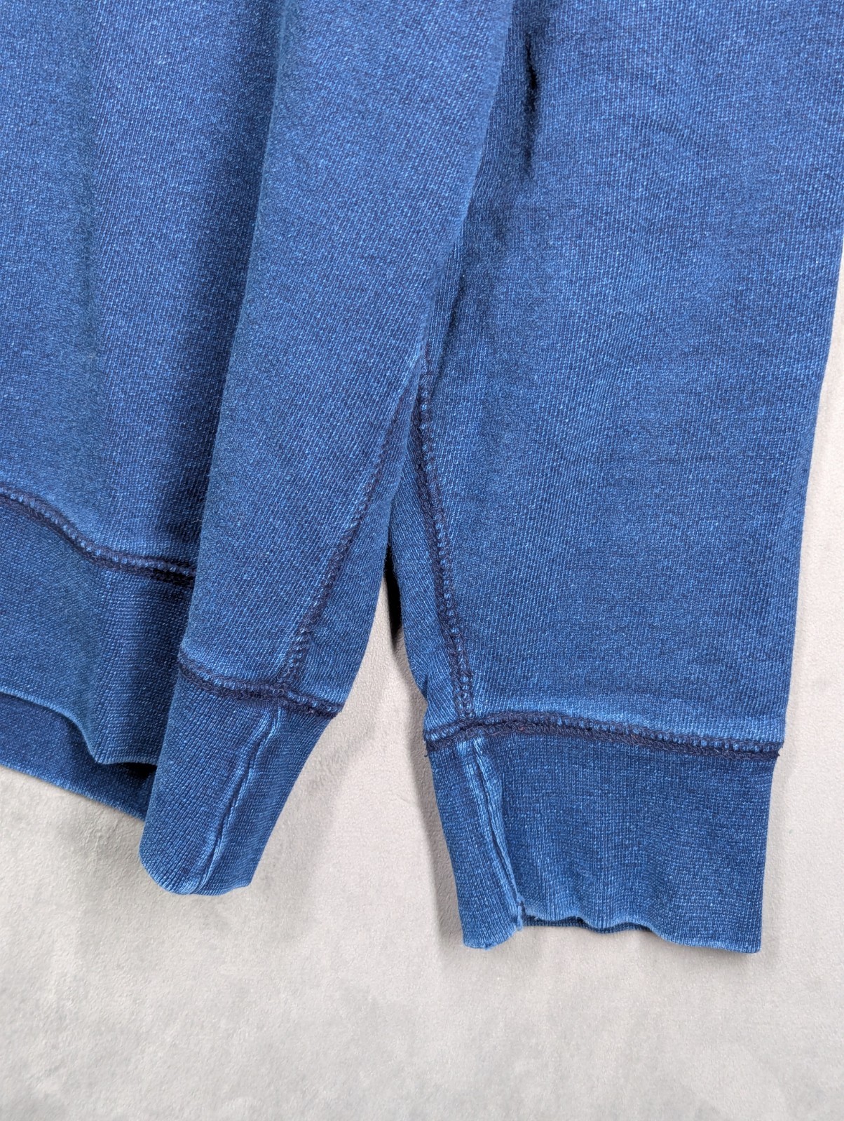 Levi's Sweatshirt Men's Size Large Washed Blue Housemark Crewneck Long Sleeve image 3