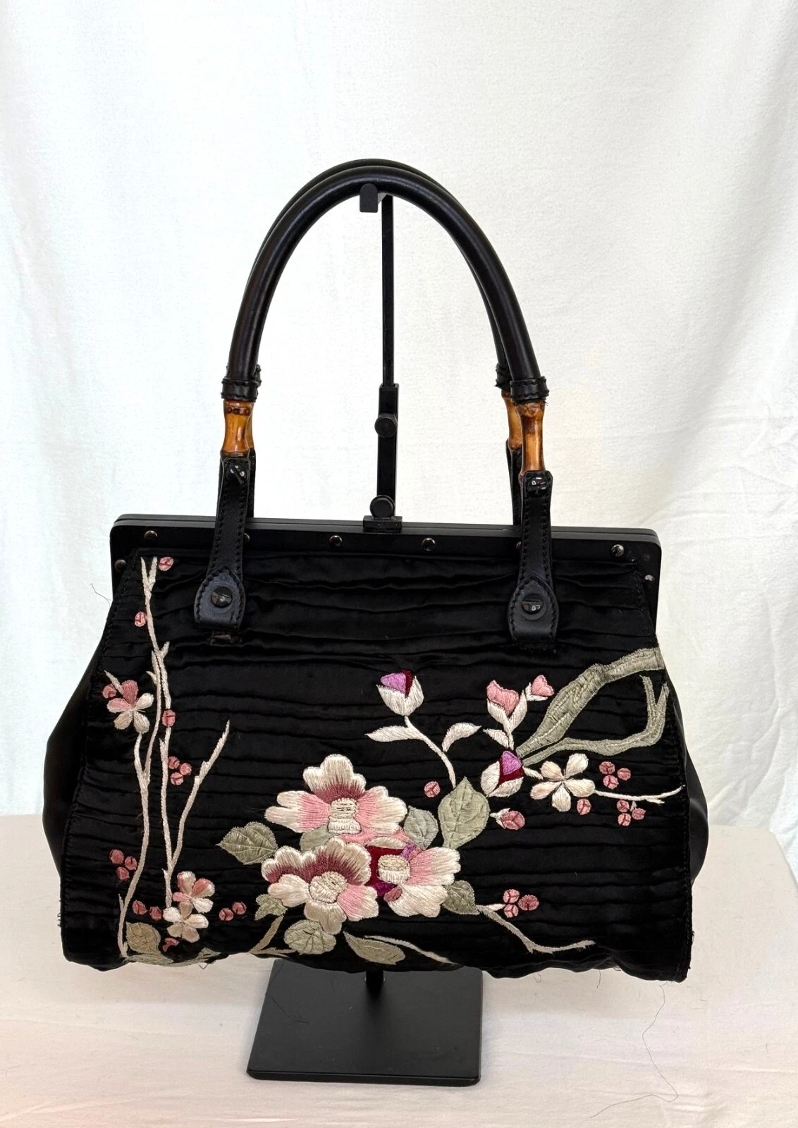 Sac à main vintage Gucci by Tom Ford 2003 en soie brodée et plissée   RARE