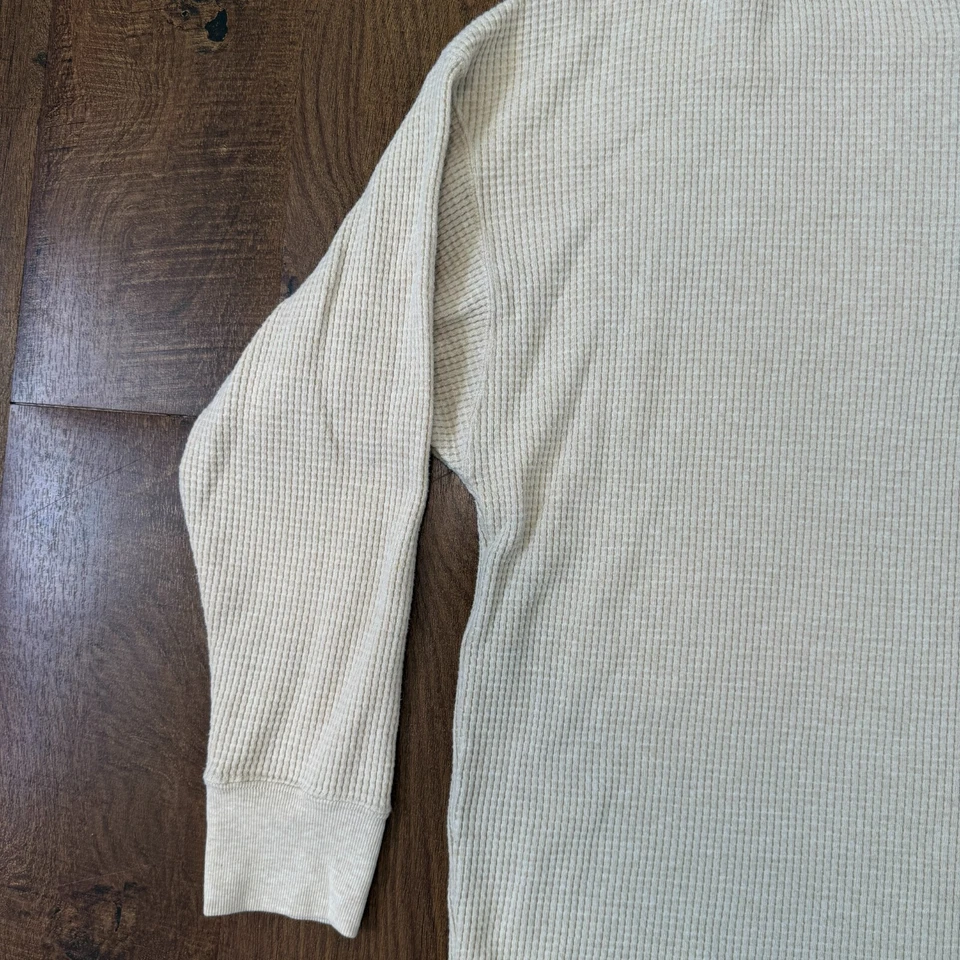 Camisa de manga larga Nike grande de yoga para mujer Foto 3 de 4