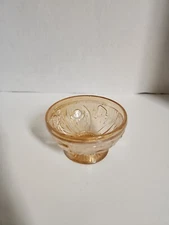 Vtg Jeanette Iris & Herringbone Marigold iridescent Sherbet Dessert Bowl Used