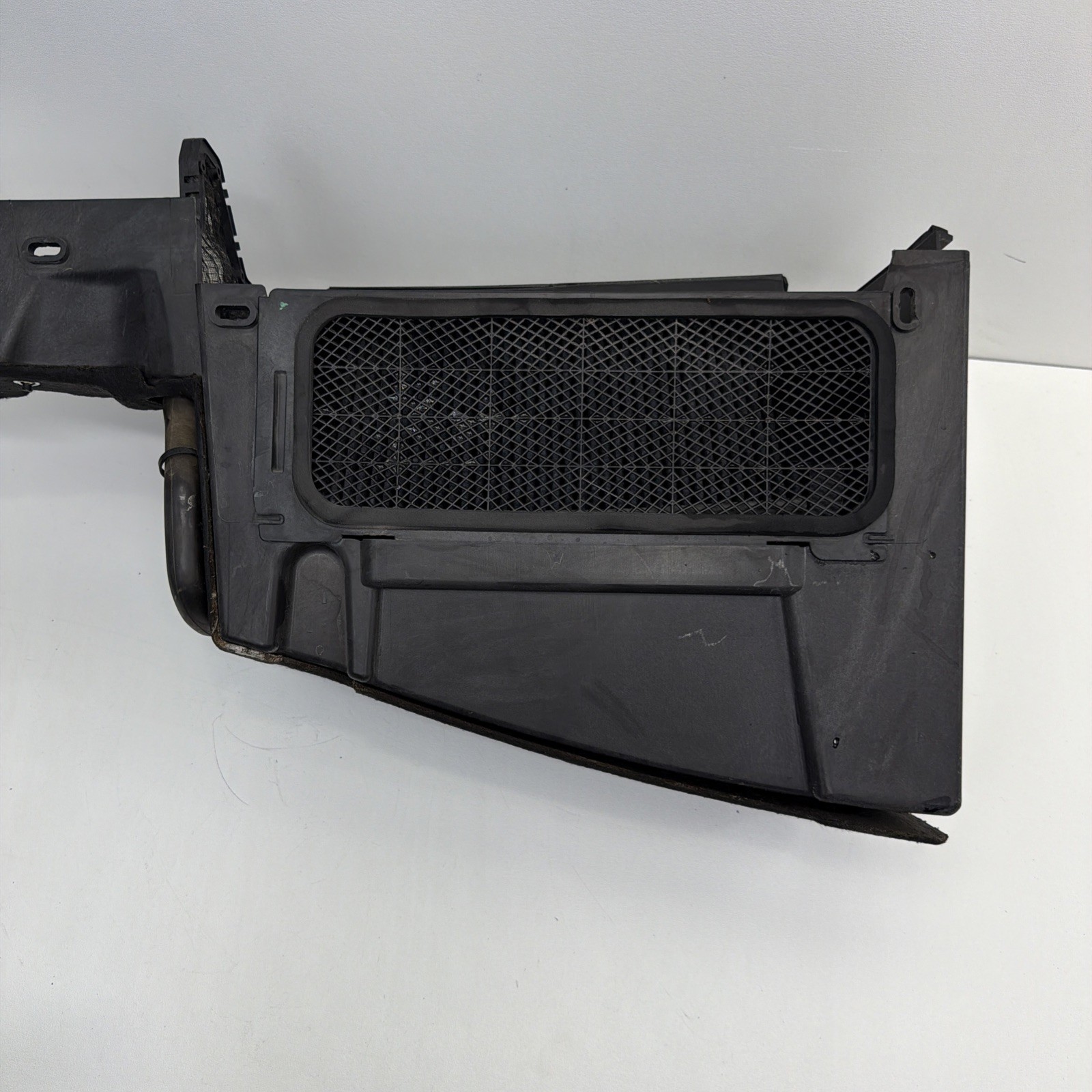 🟢2014-2020 MASERATI QUATTROPORTE UNDER COWL AIR FILTER HOUSING OEM.🟢