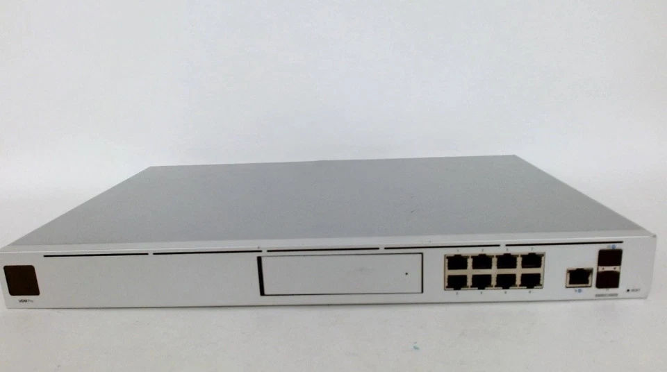 Ubiquiti Networks UDM-PRO 10G SFP+ Enterprise Security Gateway Dream Machine Pro Foto 3 de 4