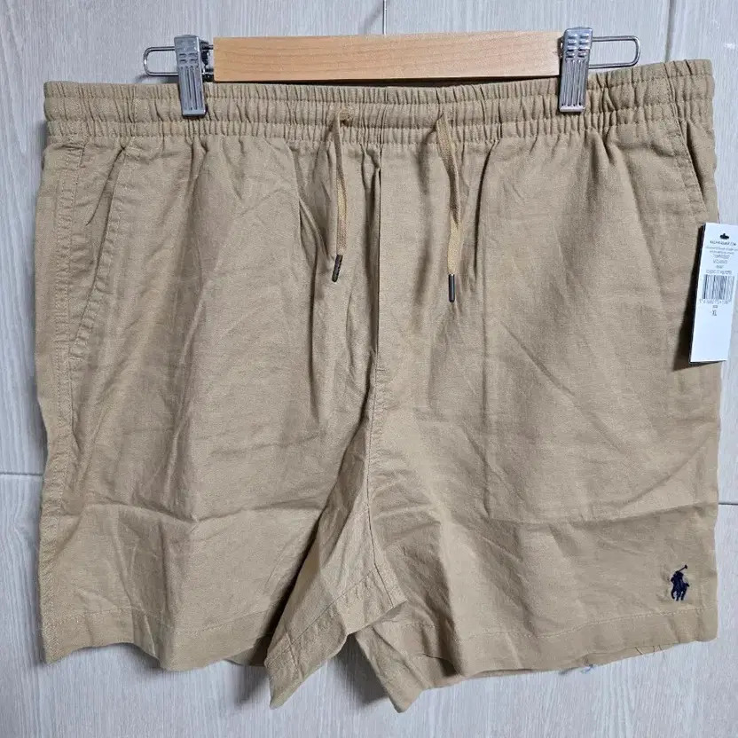 Polo Ralph Lauren Men's Beige Shorts, New, Size 33-34