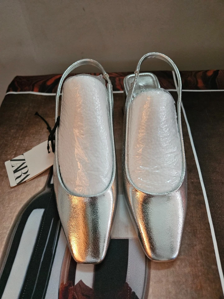 Zara 6.5 NOVO Sapato Mules Salto Bloco Prata Metálico - Biqueira Quadrada / 37 - Imagem 2 de 4