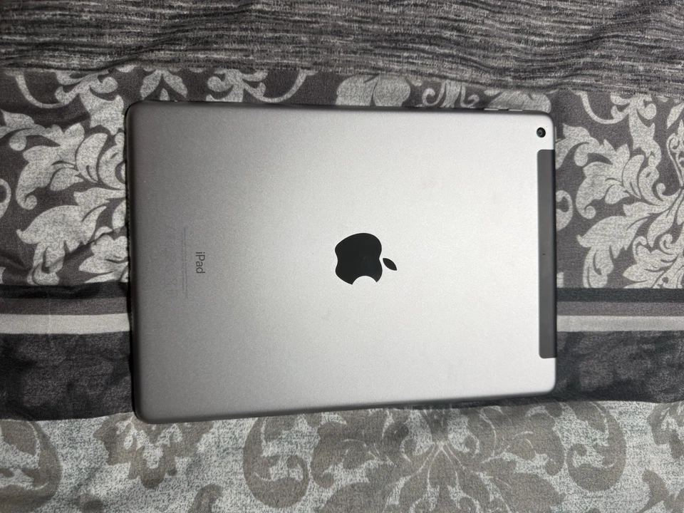 Apple iPad (7th generation) · 32GB · Cellular, foto 4 di 5