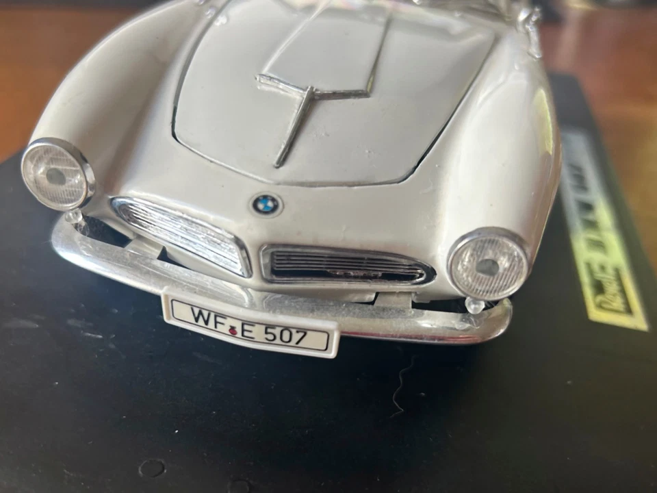 BMW 507 cabriolet de Revell, sans boîte AVEC SOCLE, 1/18 avec capote - Photo 3/4