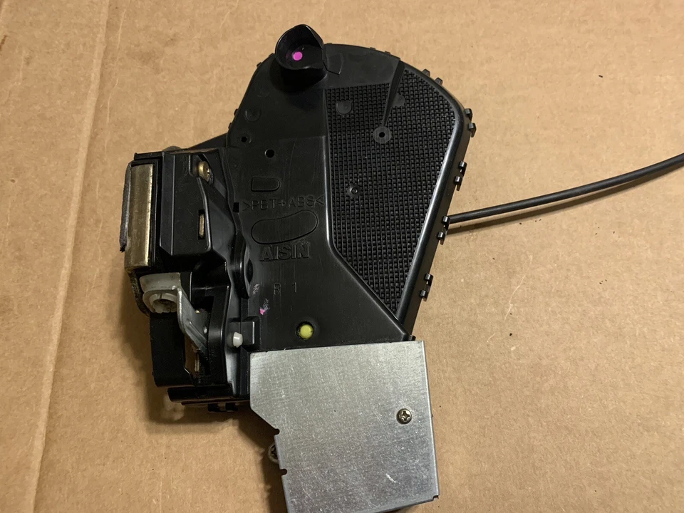 Lexus GX470 REAR gate Hatch Tailgate LATCH LOCK ACTUATOR 2003-2006 2004 2005 - Image 2 of 4