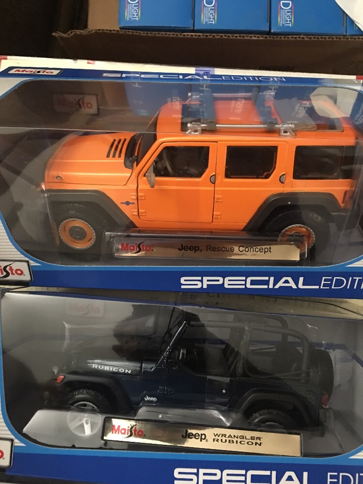 2X new Maisto 1:18 Scale Jeep Rescue Concept ORANGE ,WRANGLER
