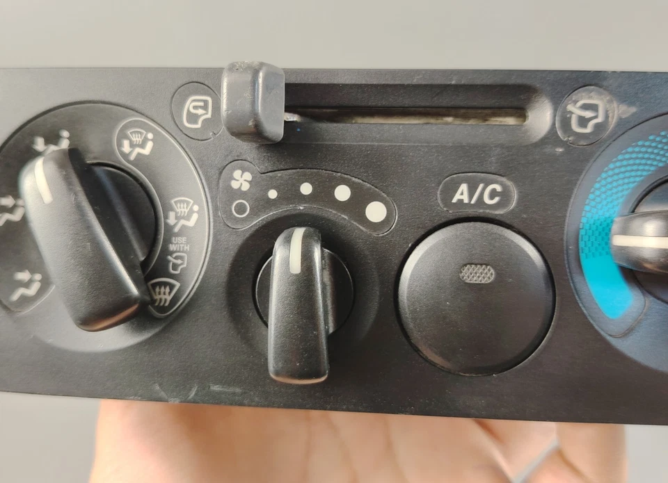 Isuzu NPR 2011 2020 AC/Heater Climate Controller Panel Switch Unit JDM OEM Used - Image 3 of 4