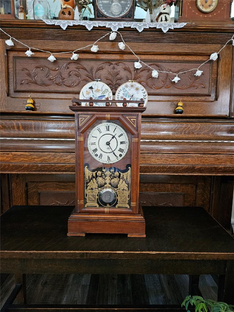 Seth Thomas City Series "Omaha" Shelf Clock