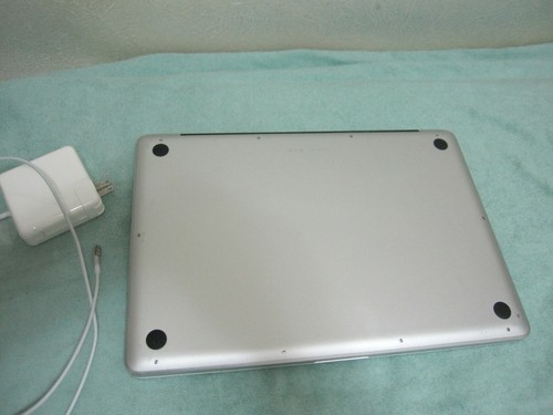 Apple MacBook Pro ""Core i7"" 2,66 GHz 15"" metà 2010 500 GB HD, 4 GB RAM, webcam, WiFi - Foto 9 di 12