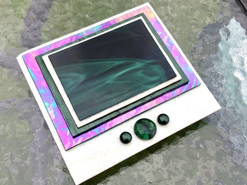Arte Modernista Vidrio Jackie Russo Iridiscente Arco Iris Vidrio Verde Arte de Pared RARO - Imagen 2 de 11