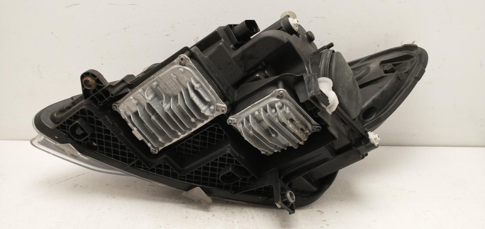 2017 MERCEDES VITO O/S Drivers Right Front Headlight Headlamp 