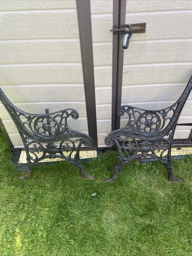 A PAIR OF CAST IRON BENCH ENDS - Picture 3 of 5