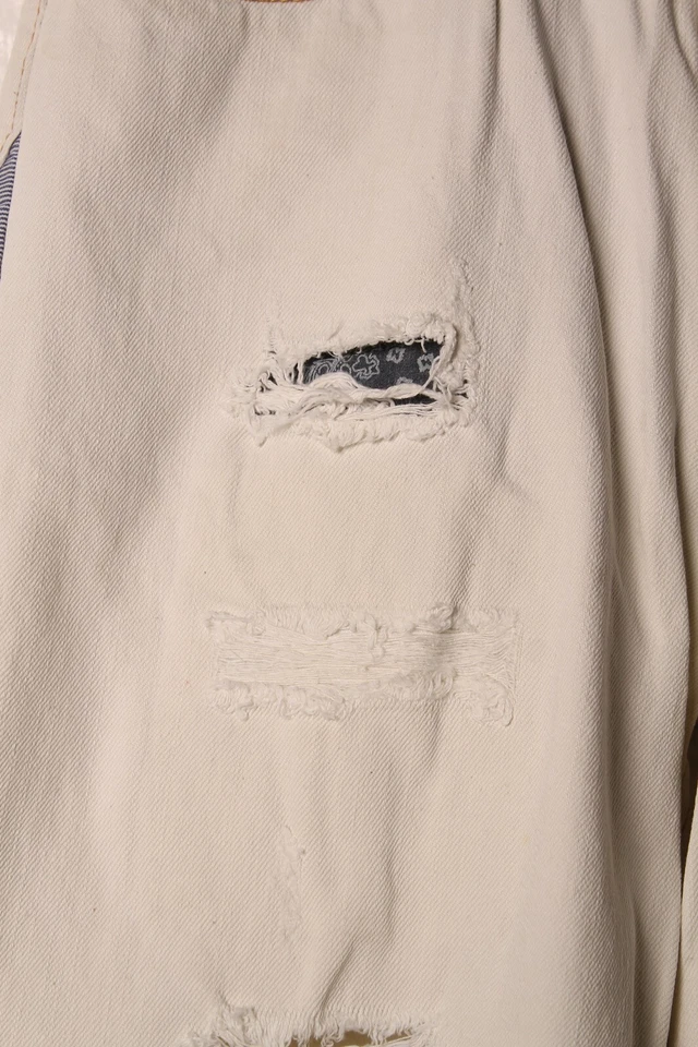 Pantalones cortos de mezclilla rasgados desgastados Pull & Bear para hombre - cintura 31” (90b) Foto 2 de 4